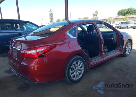 2016 Nissan Altima 2.5/2.5 S/2.5 Sl/2.5 Sr/2.5 Sv из США, поврежденный, VIN 1N4AL3AP2GC232915